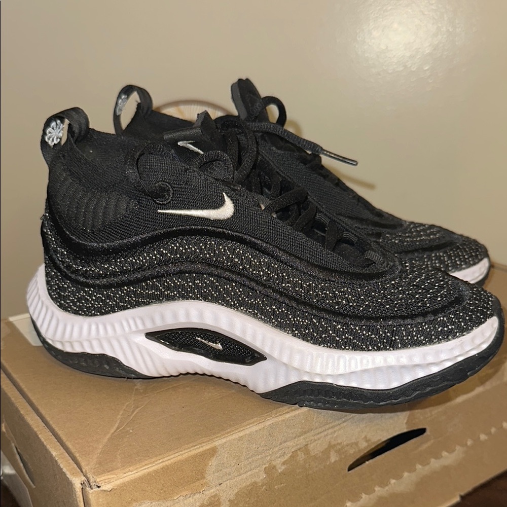 Nike Cosmic Unit 3